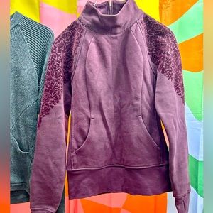 Lululemon pullover burgundy size 4